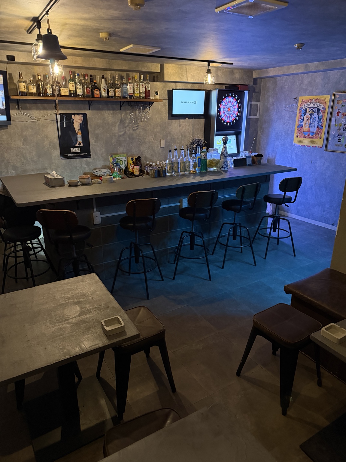 三軒茶屋のダーツバー Bar Up's 店内