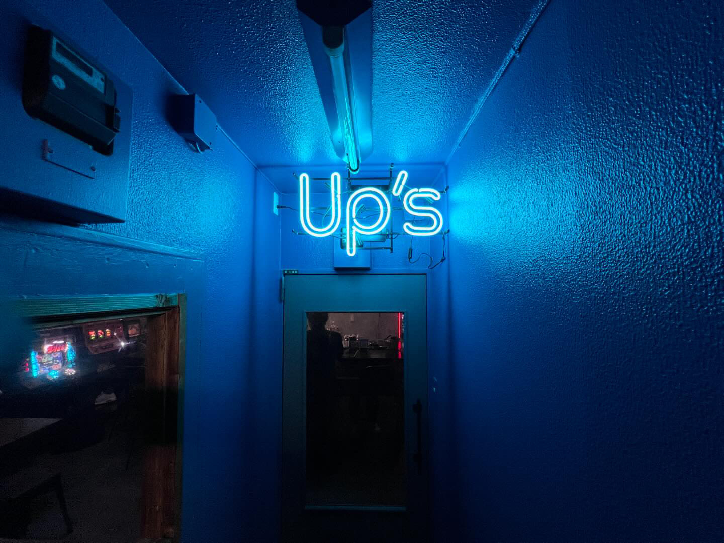 Bar Up's ネオンサイン